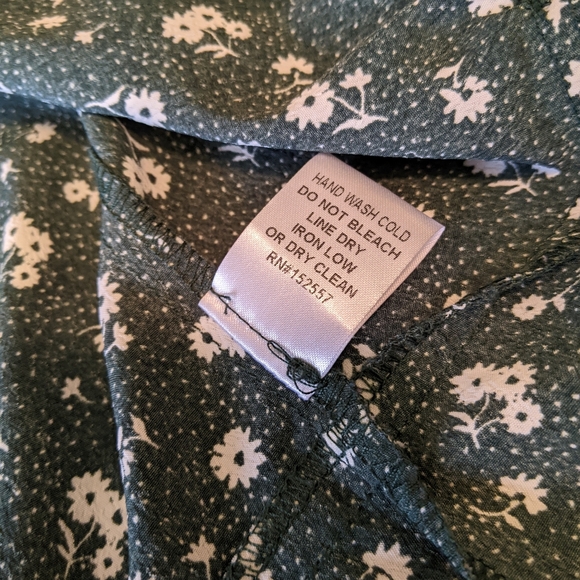 Kittenish Floral Crop Emerald Green Blouse XS - Picture 8 of 15